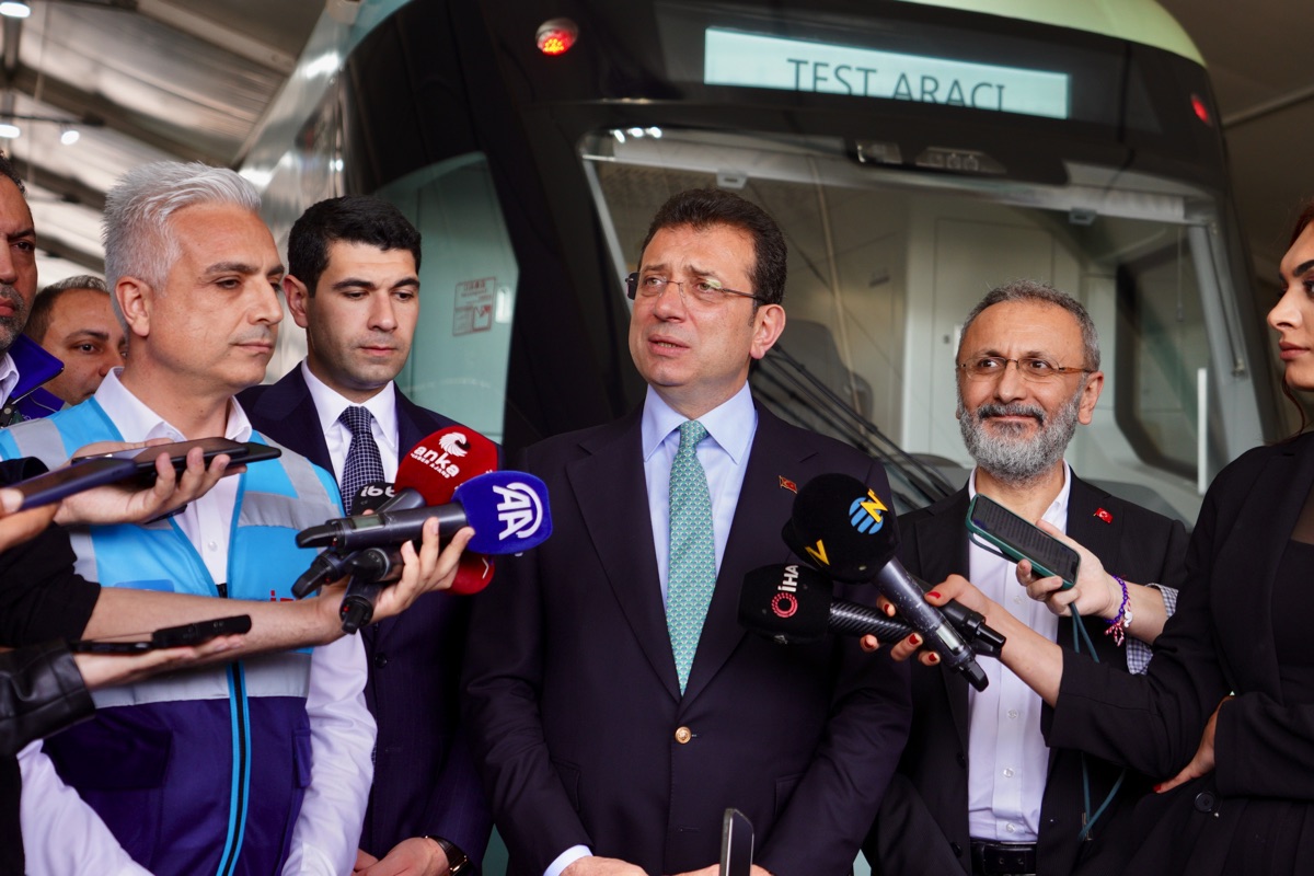 Elektrikli metrobüs İstanbul’da testte 16