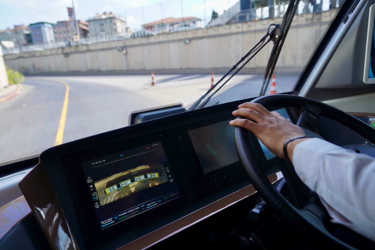 Elektrikli metrobüs İstanbul’da testte 2