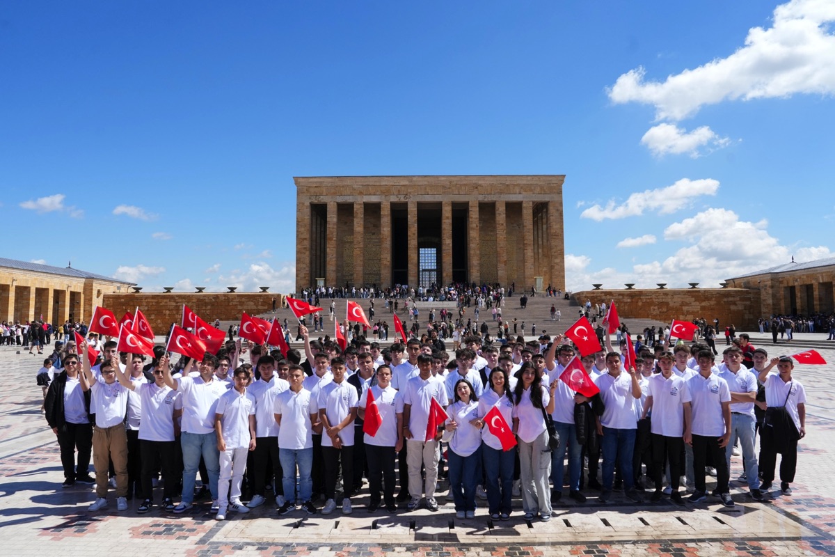 ‘Enerjinin Yıldızları’ 19 Mayıs’ı Anıtkabir’de kutladı 2