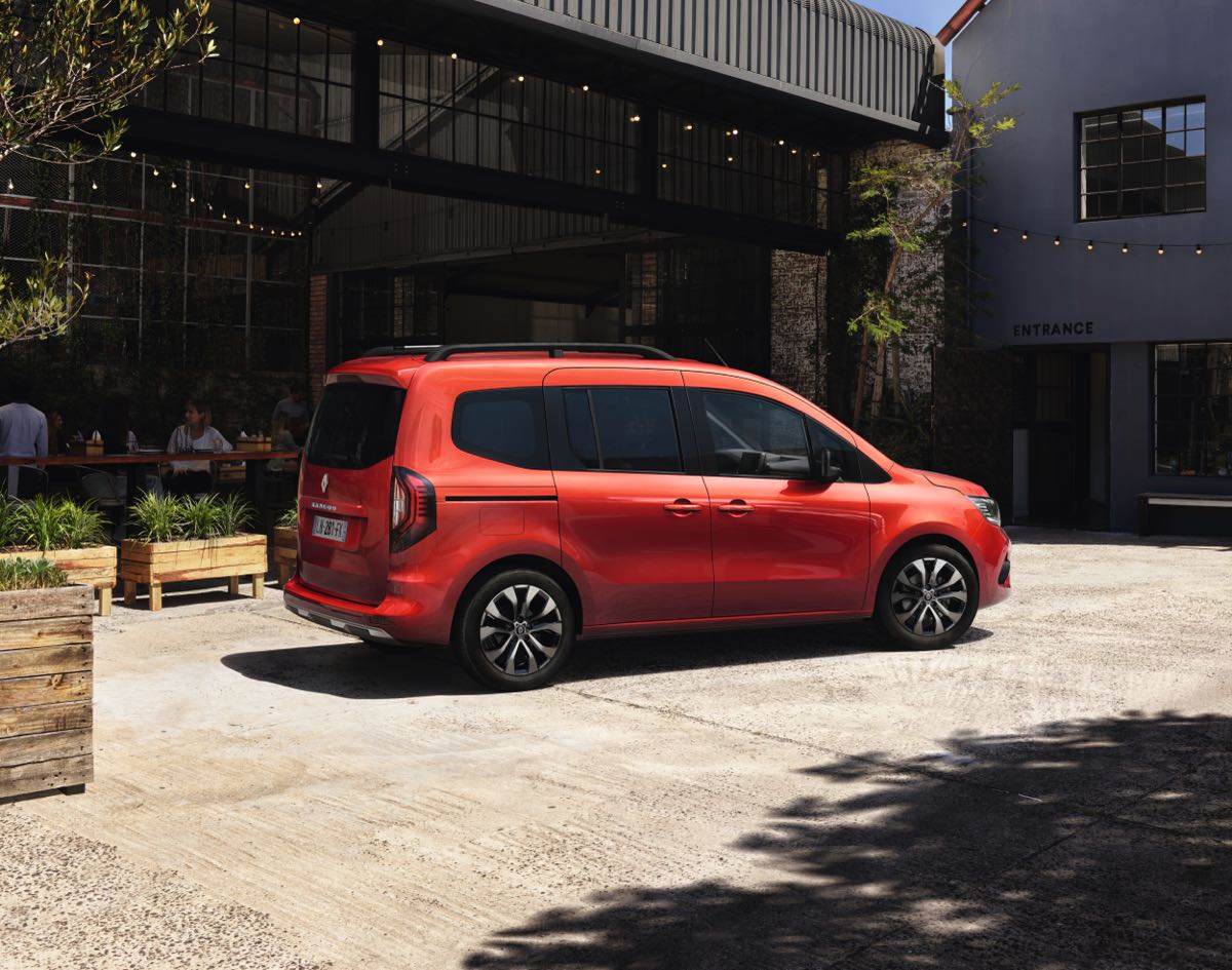 Yeni Renault Kangoo Multix yola çıktı 1