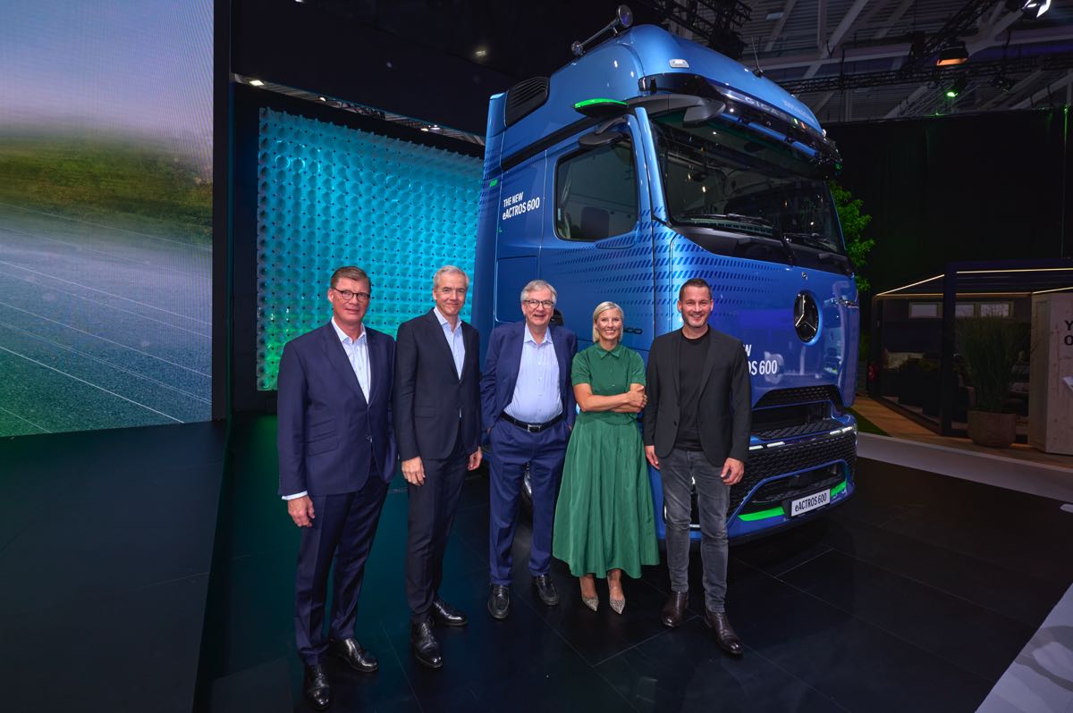 Daimler Truck batarya ve hidrojenli kamyonlarını tanıttı 5