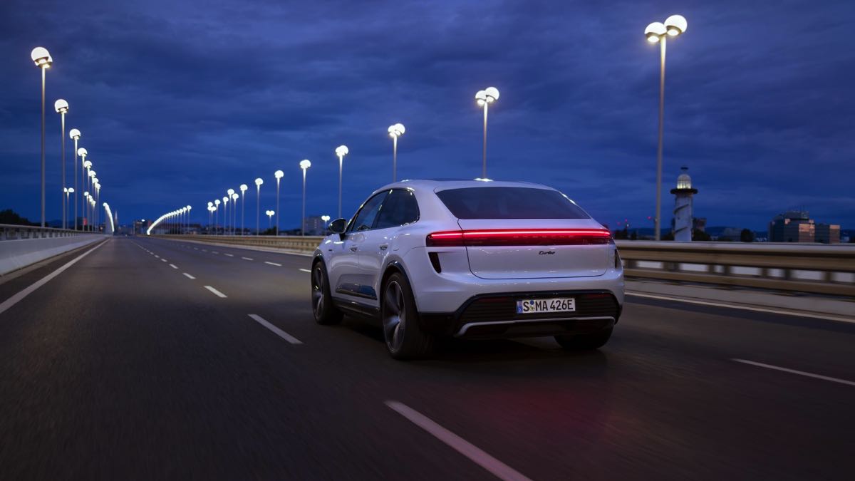 Yüzde 100 elektrikli Porsche Macan Türkiye’de 1