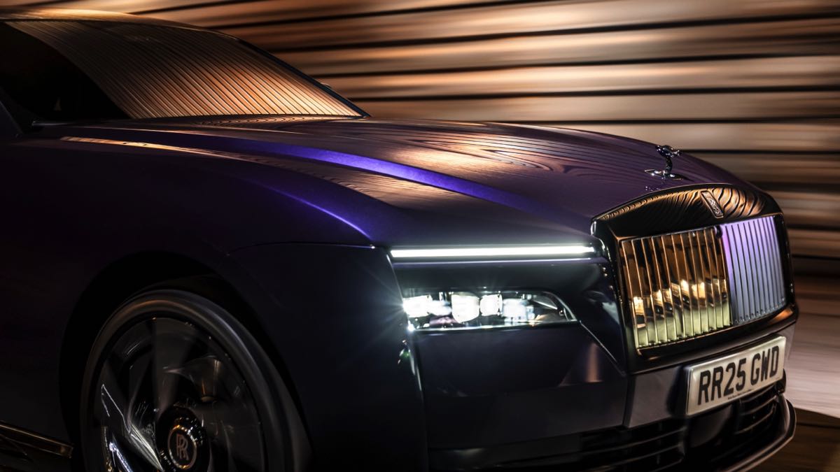 Rolls-Royce’un en güçlüsü Black Badge Spectre yollarda 4