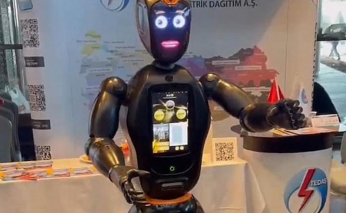 TEDAŞ’ın Elektrik Arıza İhbar Uygulaması’na robotlu tanıtım