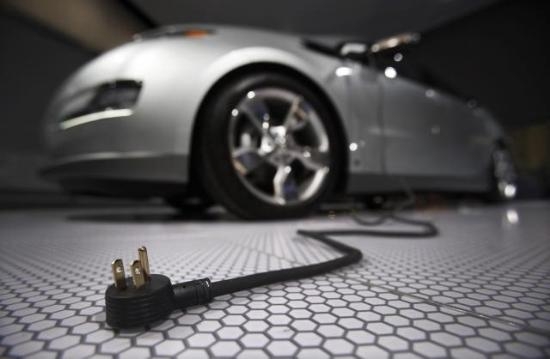 Tesla elektrikli otomobilin maliyetini düşürecek