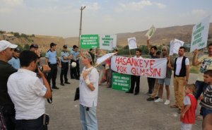 Protestolardan kaçan Bakan Veysel Eroğlu Hasankeyf’e girmedi