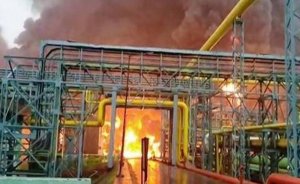 Hindistan’ın en büyük gaz tesisinde yangın çıktı